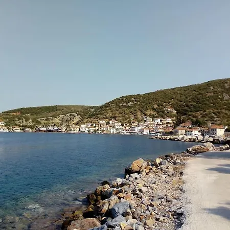 Lejlighed Trikeri Pleasant *